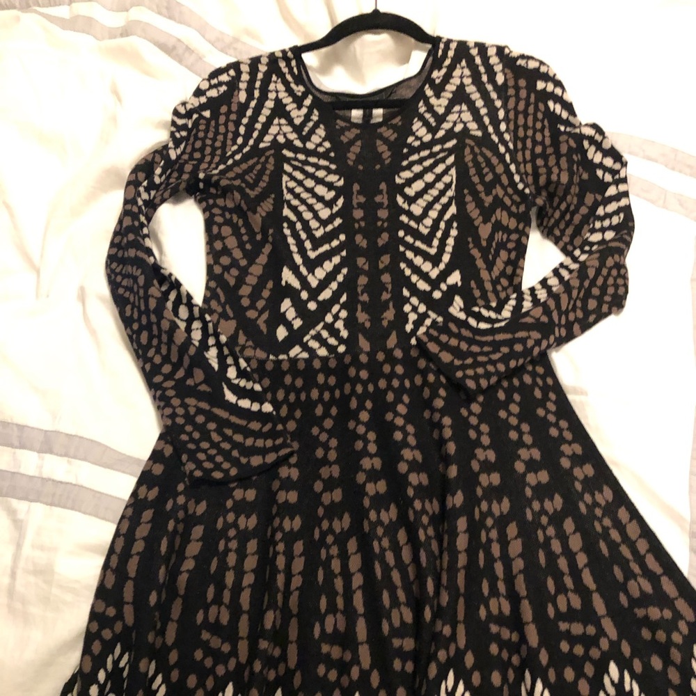 BCBG Sweater Dress - Black, Brown, Beige - Size M - Long Sleeves - EUC